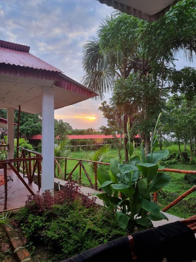 Milia Amazon Lodge Икитос Экстерьер фото